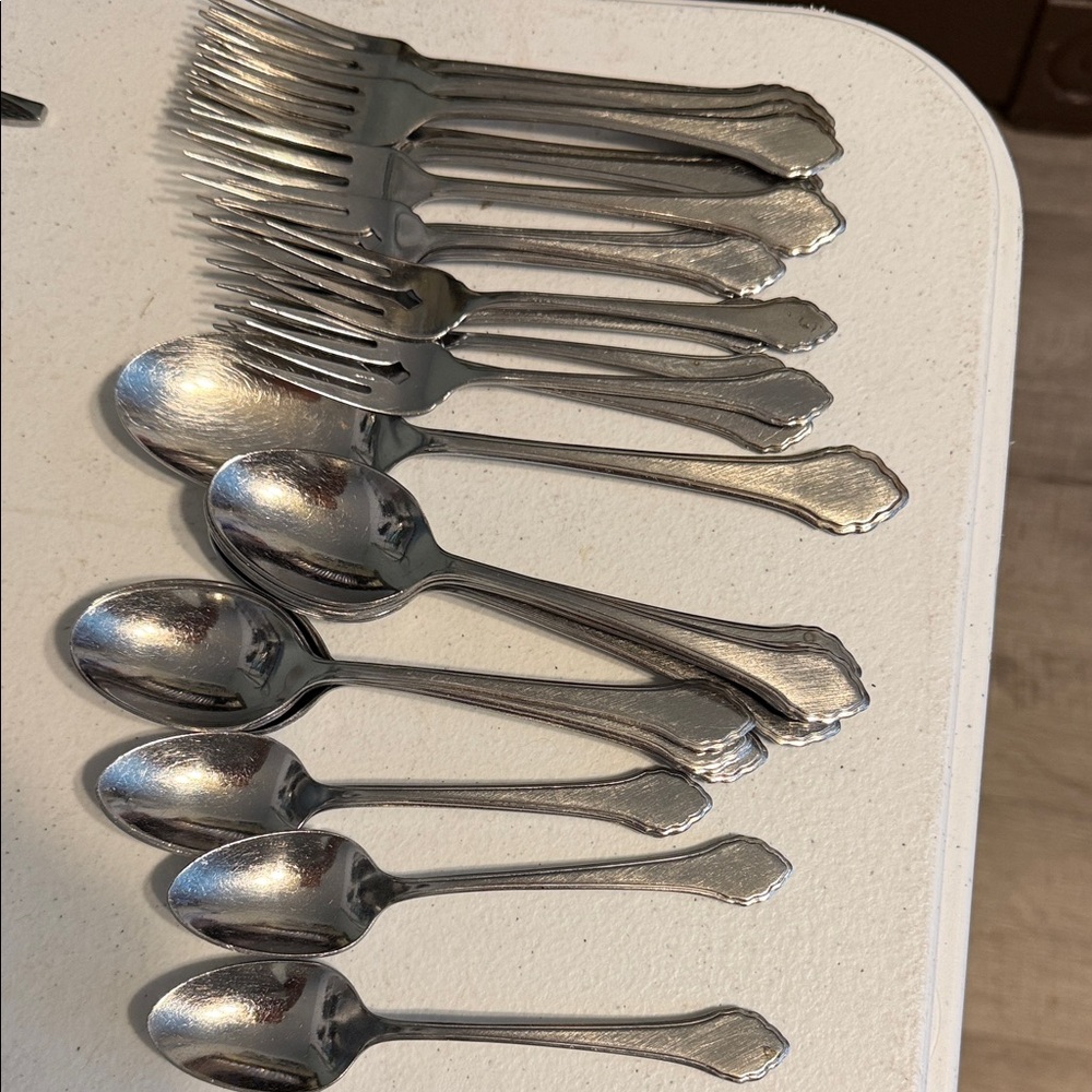 Oneida Silver Stainless Steel Flatware - Polished Set